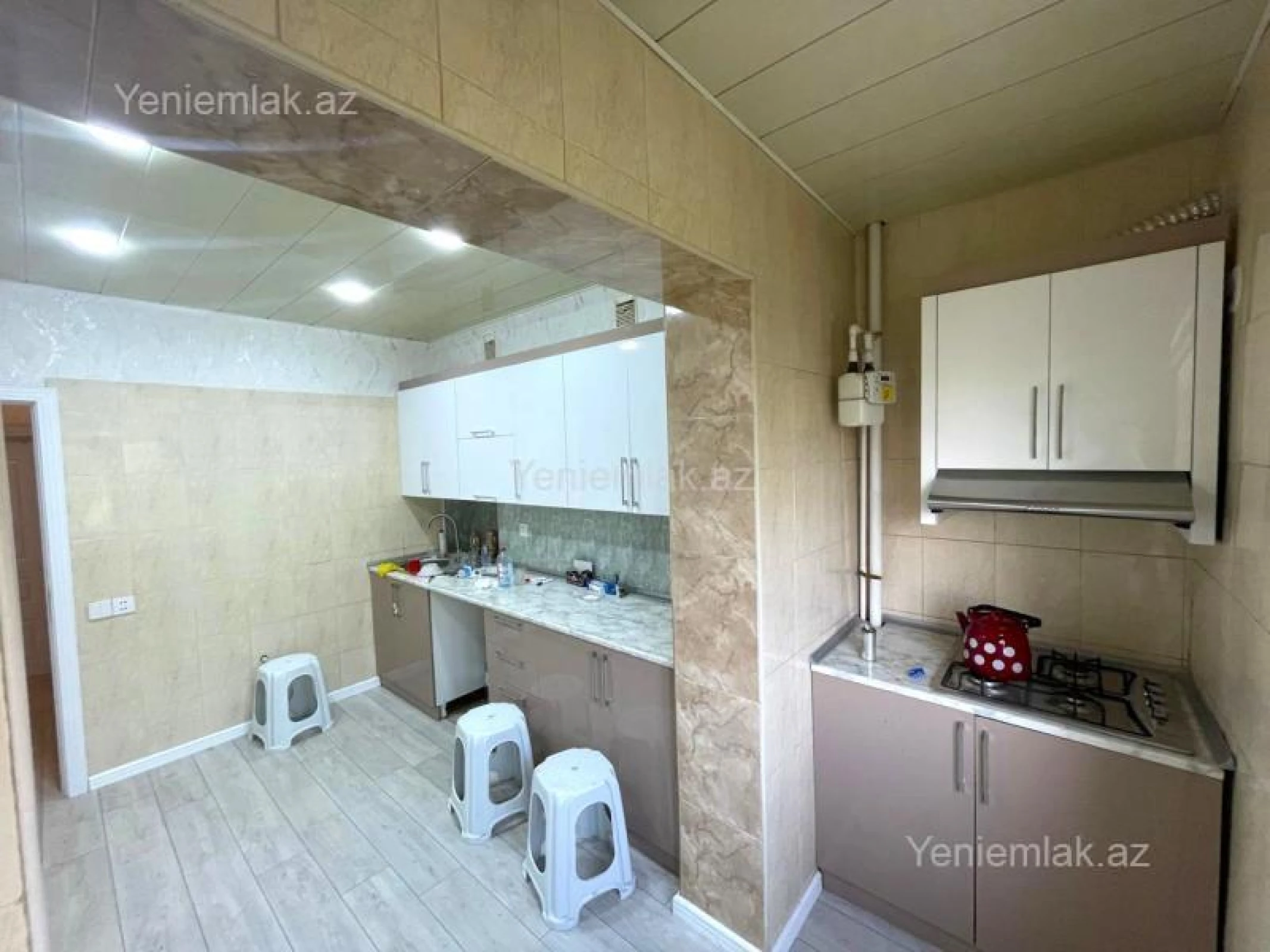Satılır 2 otaqlı köhnə tikili 70 m²