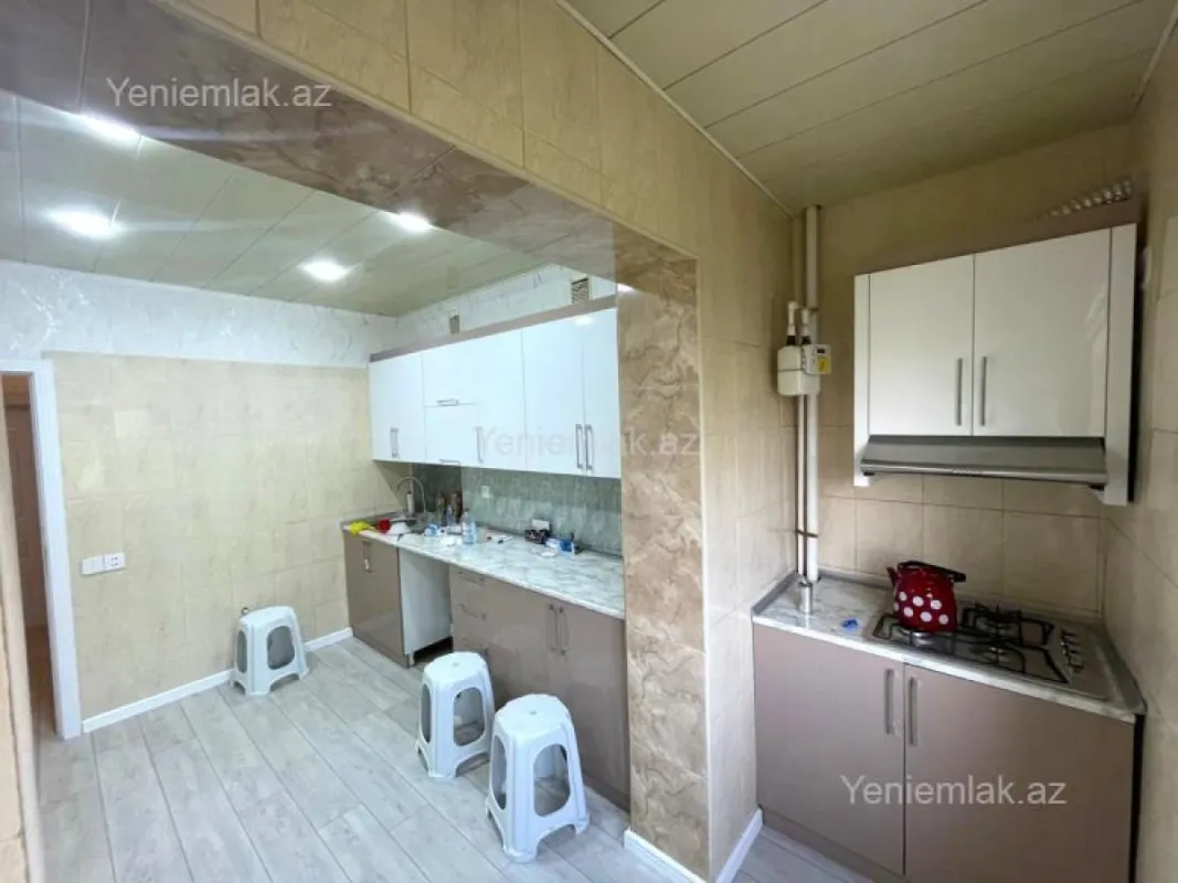 Satılır 2 otaqlı köhnə tikili 70 m²