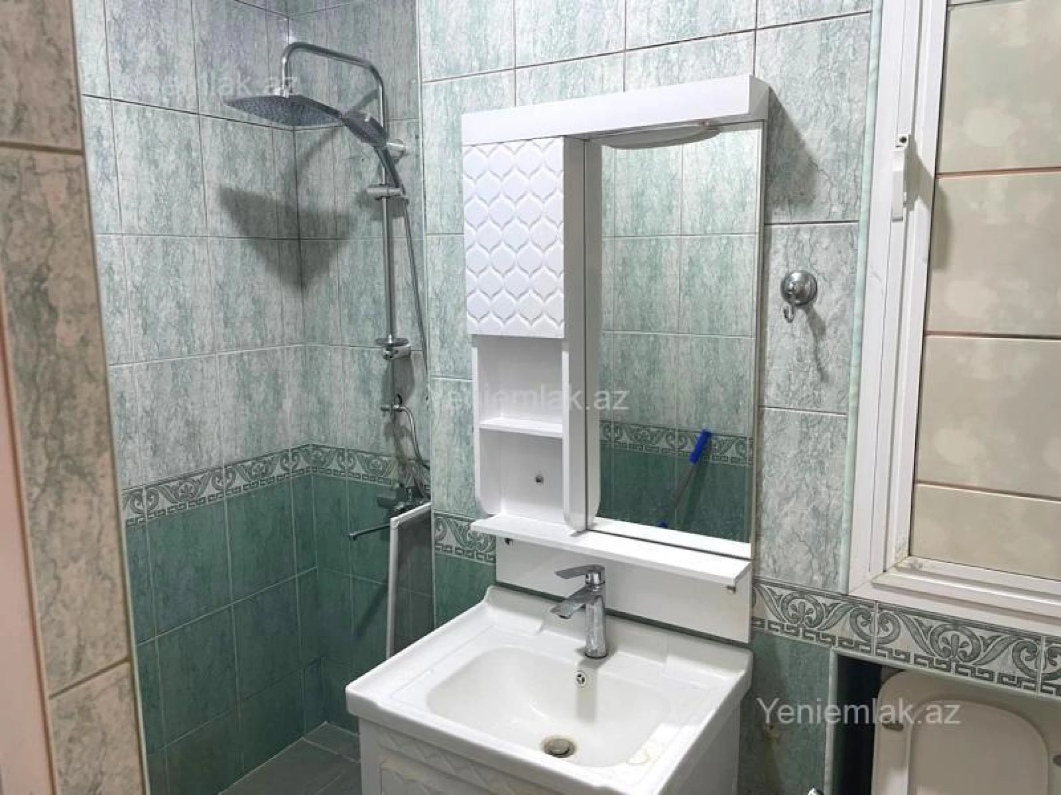 Satılır 2 otaqlı köhnə tikili 70 m²