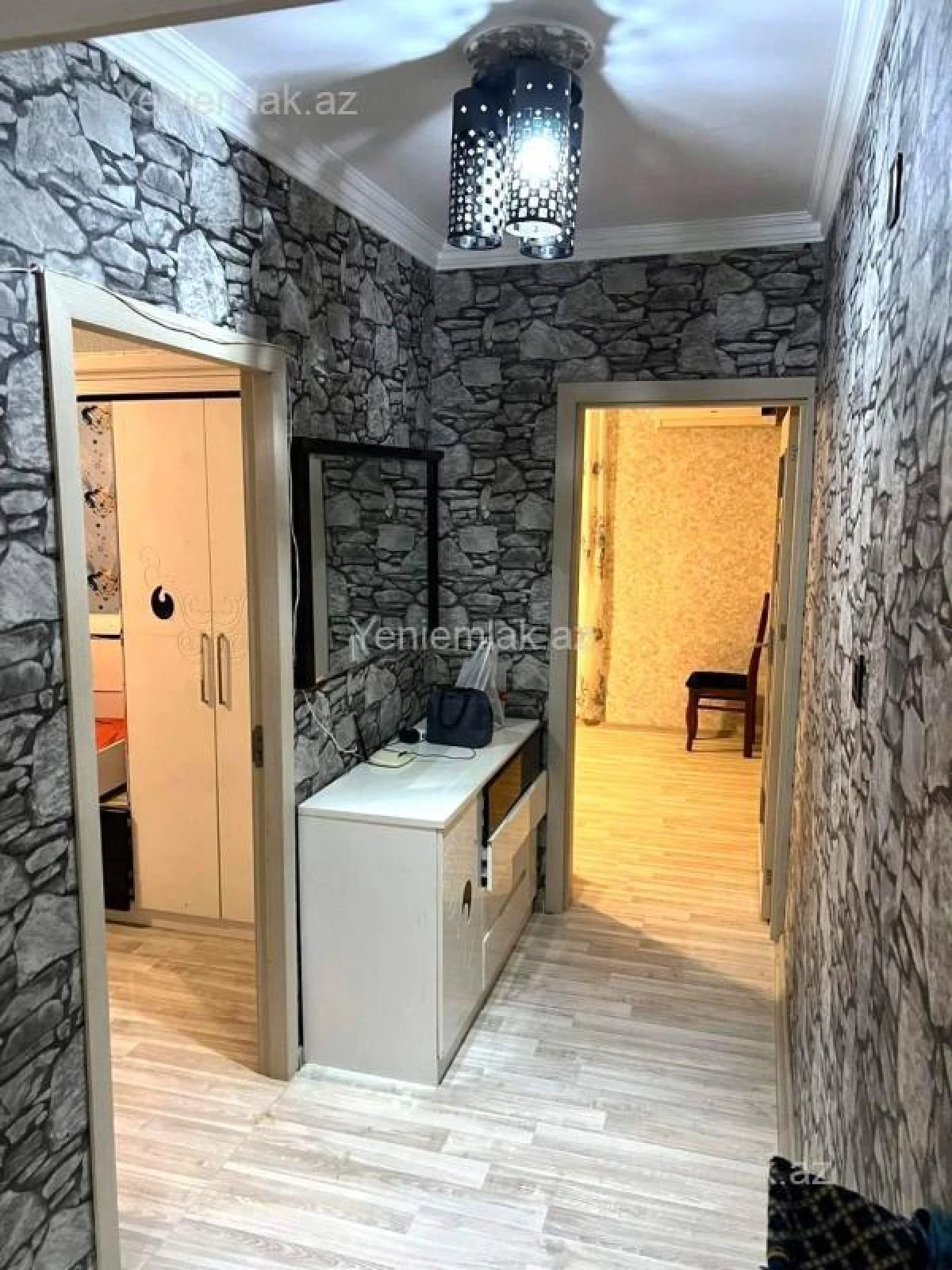 Satılır 2 otaqlı köhnə tikili 65 m²