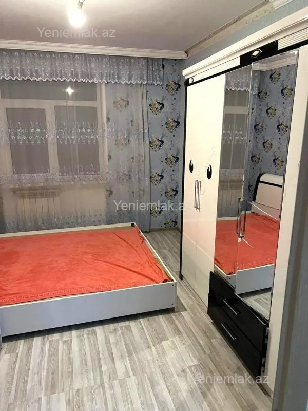 Satılır 2 otaqlı köhnə tikili 65 m²