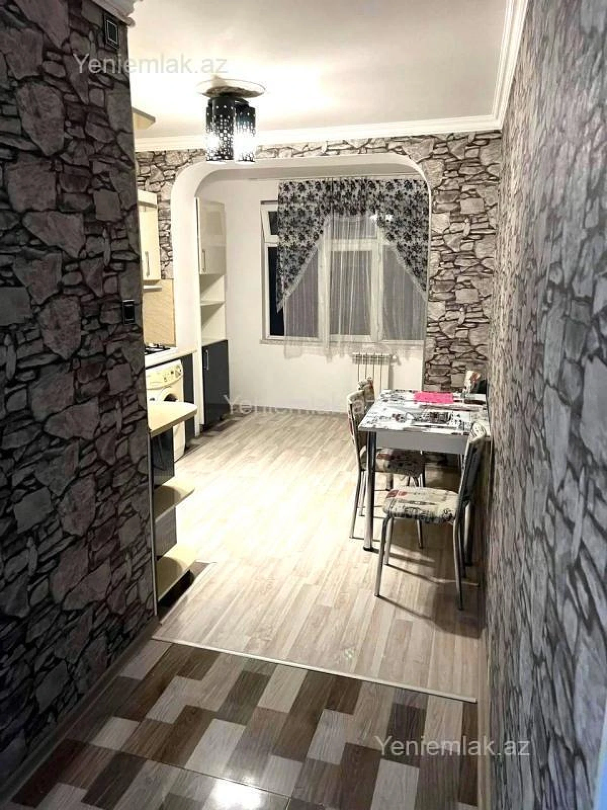 Satılır 2 otaqlı köhnə tikili 65 m²