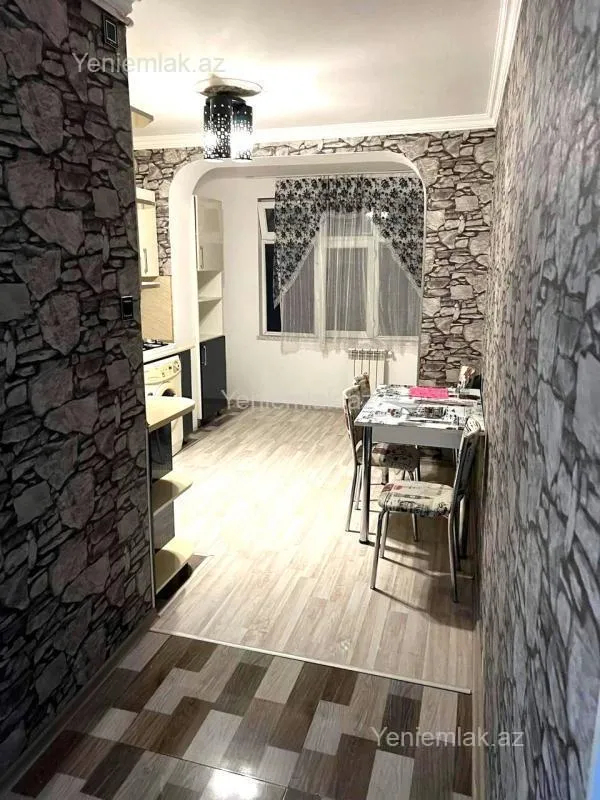 Satılır 2 otaqlı köhnə tikili 65 m²