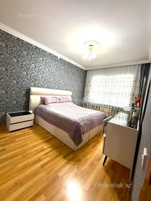 Satılır 3 otaqlı köhnə tikili 80 m²