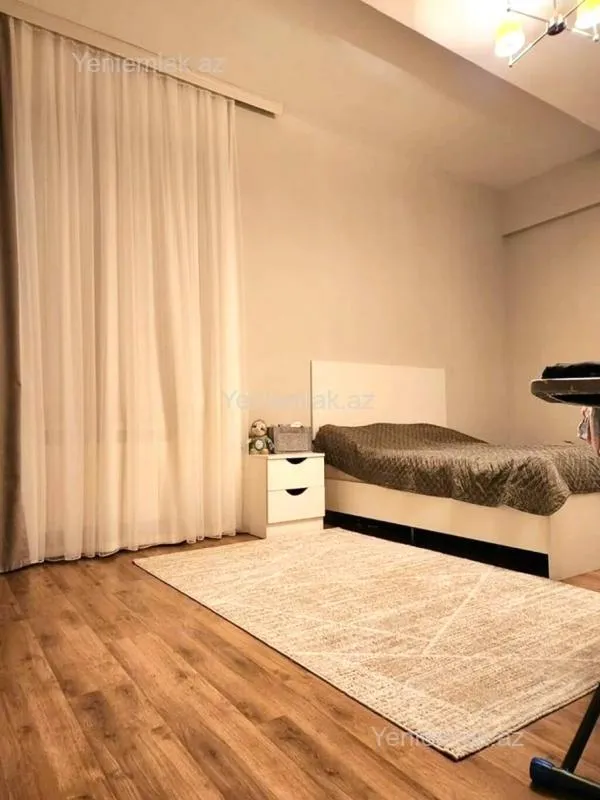 Satılır 3 otaqlı yeni tikili 120 m²