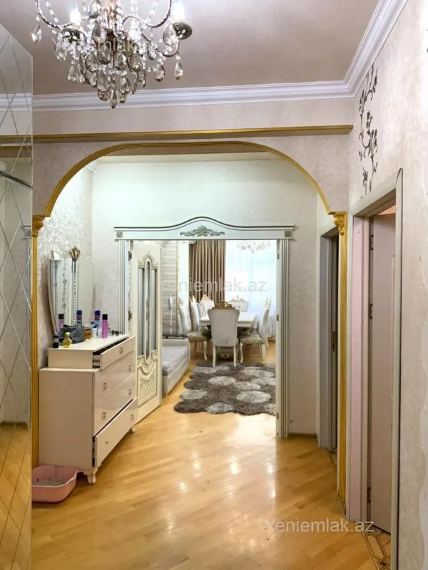 Satılır 4 otaqlı yeni tikili 115 m²