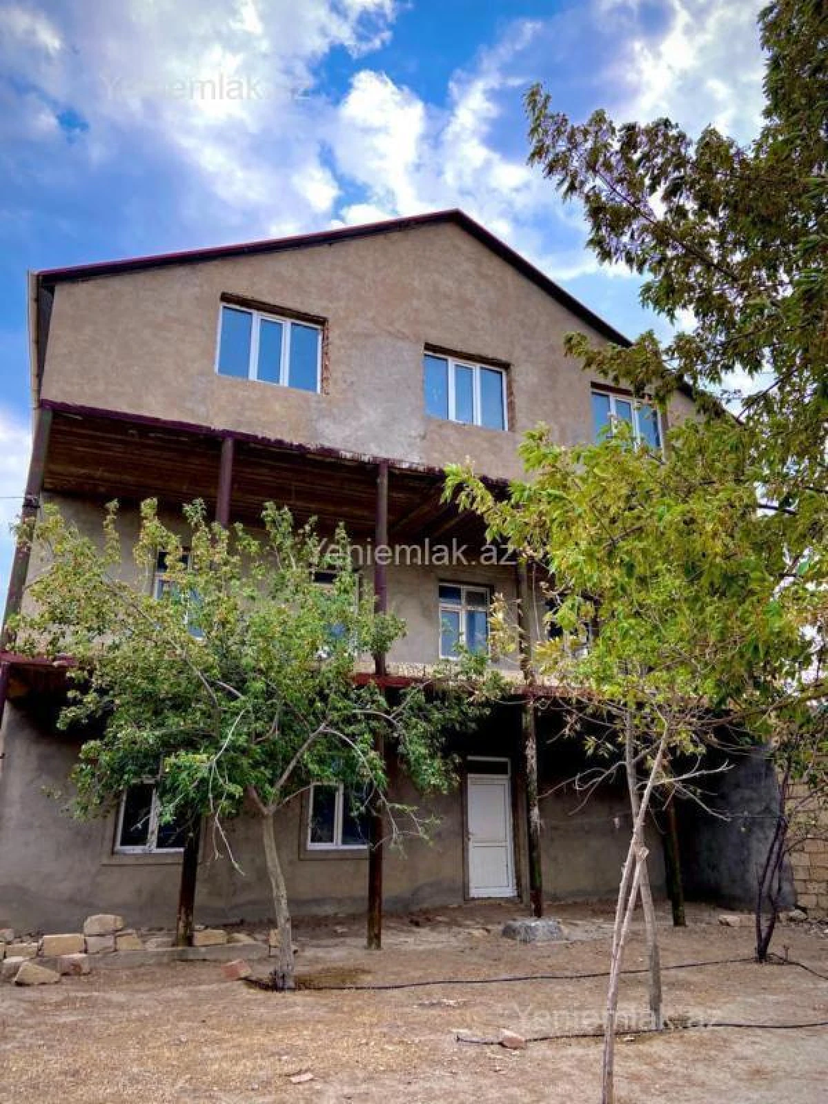 Satılır 9 otaqlı obyekt 912 m²