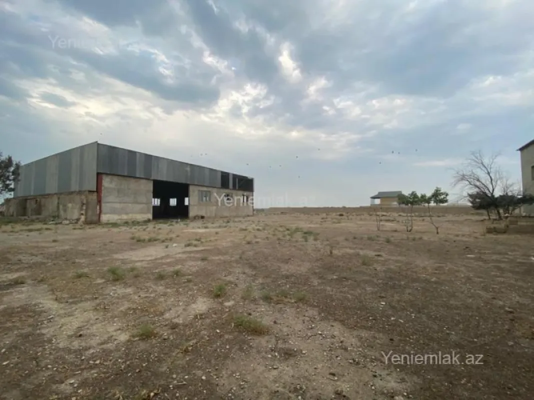 Satılır 9 otaqlı obyekt 912 m²