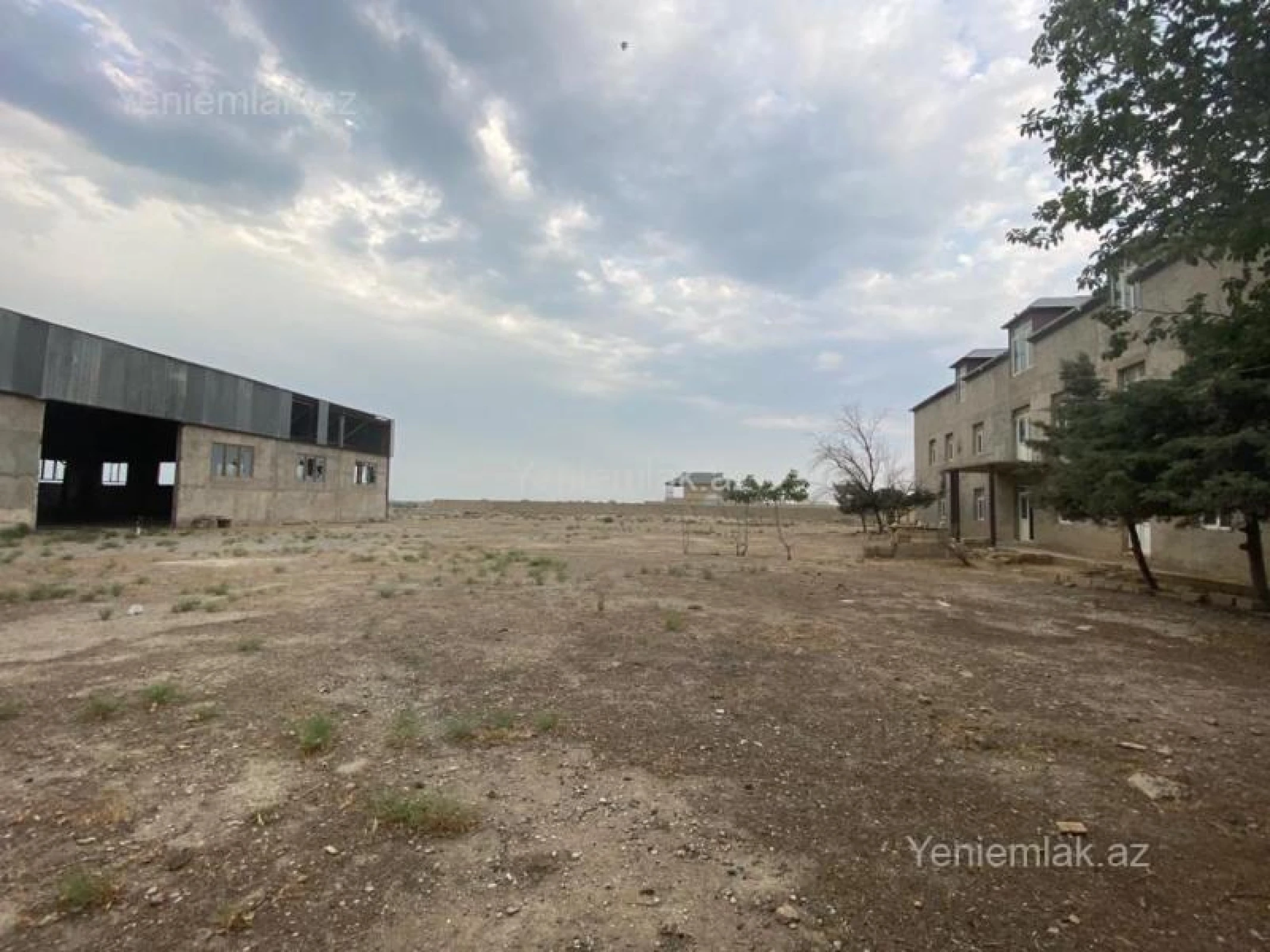 Satılır 9 otaqlı obyekt 912 m²