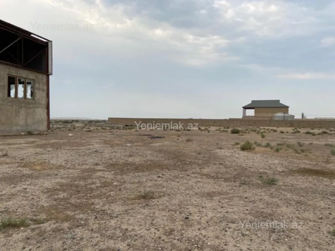 Satılır 9 otaqlı obyekt 912 m²