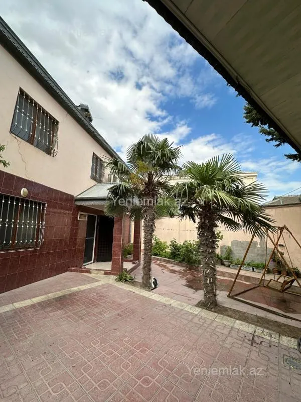 Satılır 5 otaqlı həyət evi 220 m²