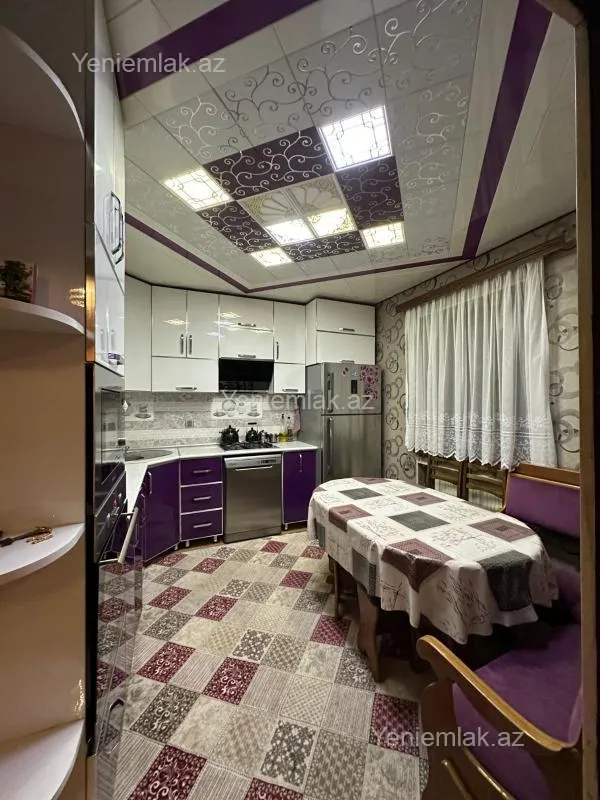 Satılır 5 otaqlı həyət evi 220 m²