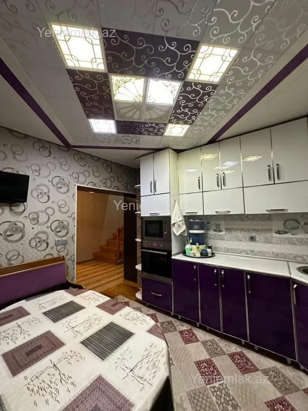 Satılır 5 otaqlı həyət evi 220 m²