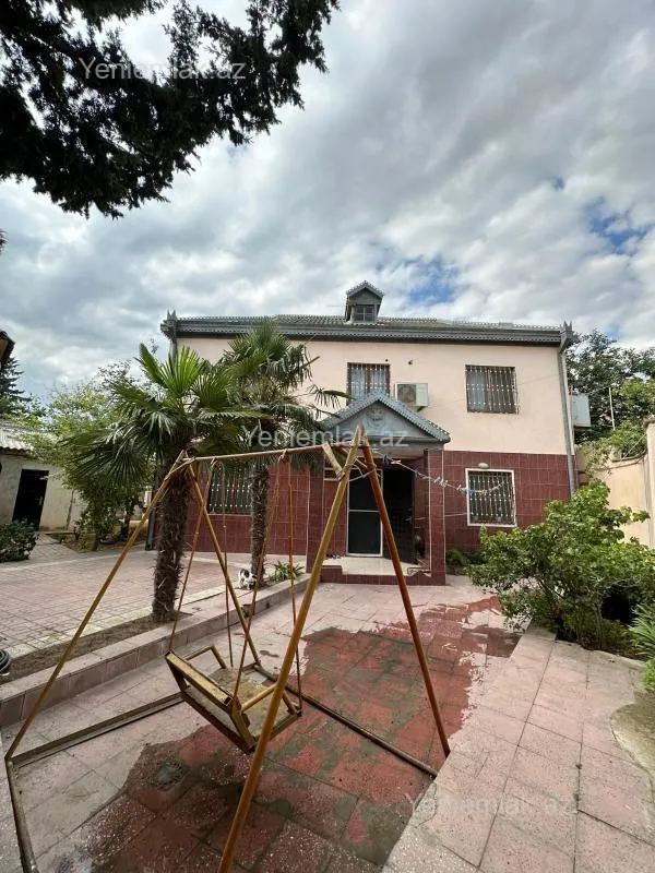 Satılır 5 otaqlı həyət evi 220 m²