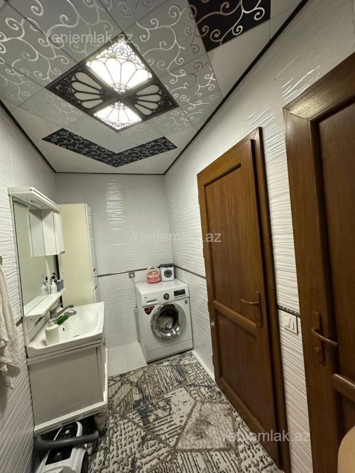 Satılır 5 otaqlı həyət evi 220 m²