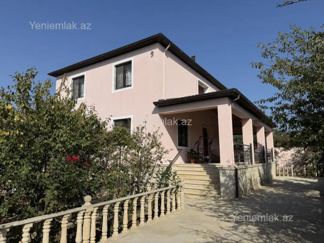 Satılır 5 otaqlı həyət evi 250 m²