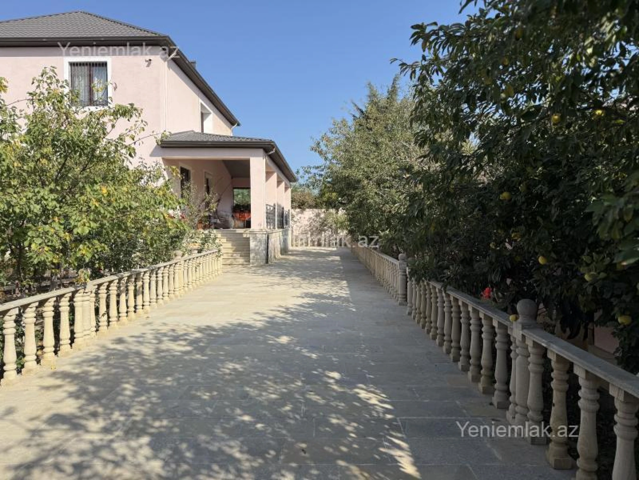 Satılır 5 otaqlı həyət evi 250 m²