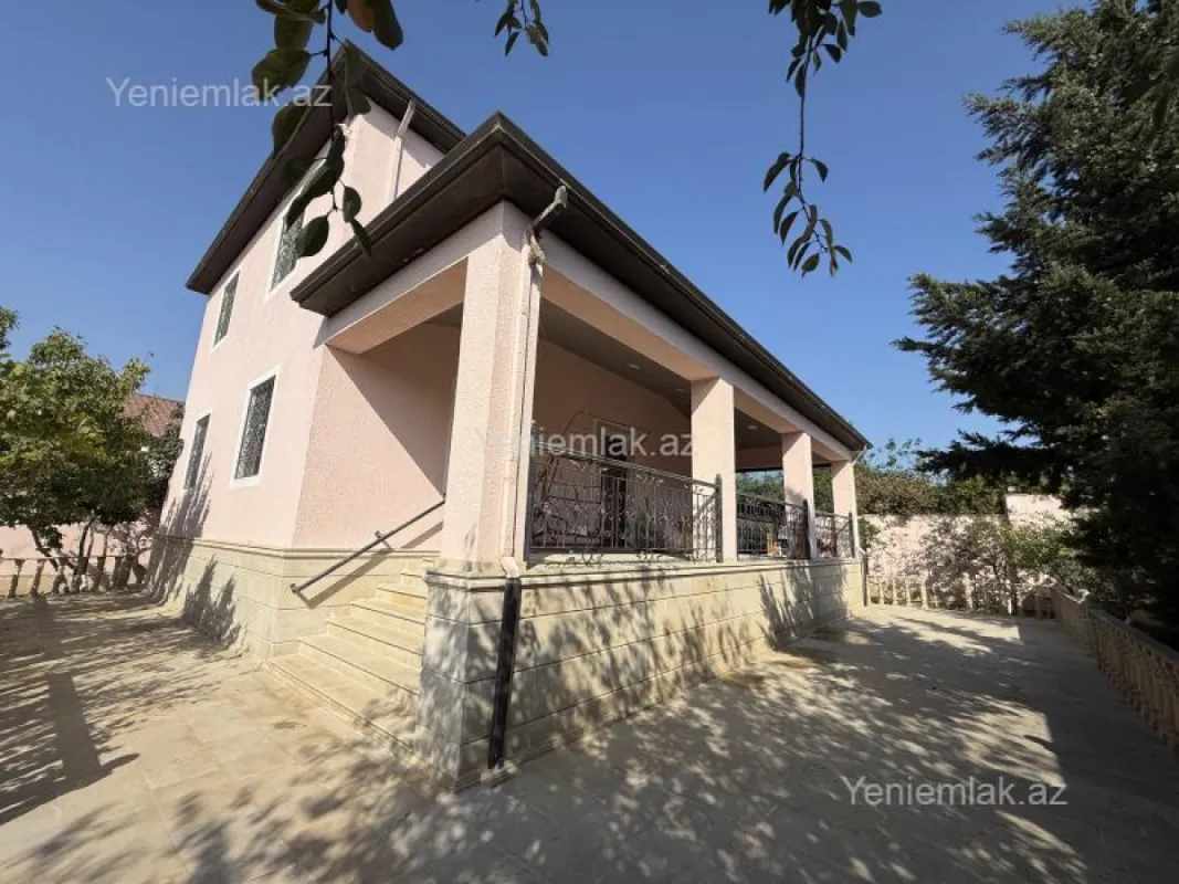 Satılır 5 otaqlı həyət evi 250 m²