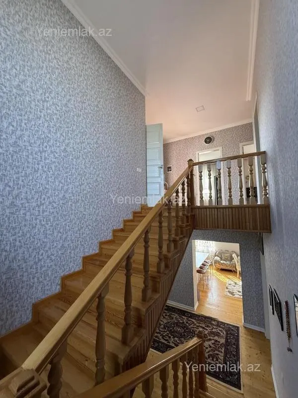 Satılır 5 otaqlı həyət evi 250 m²
