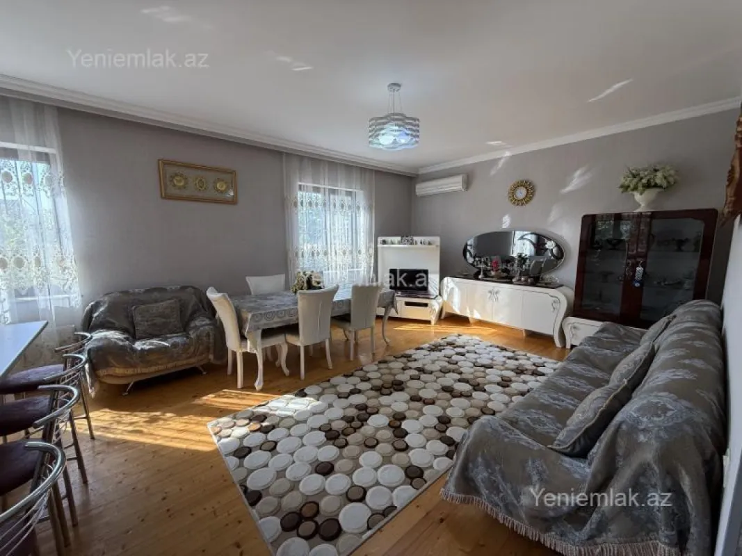 Satılır 5 otaqlı həyət evi 250 m²