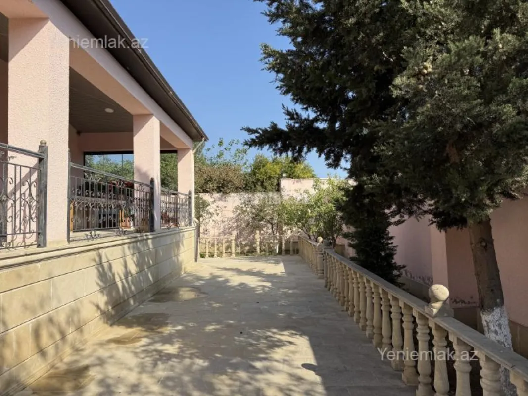 Satılır 5 otaqlı həyət evi 250 m²