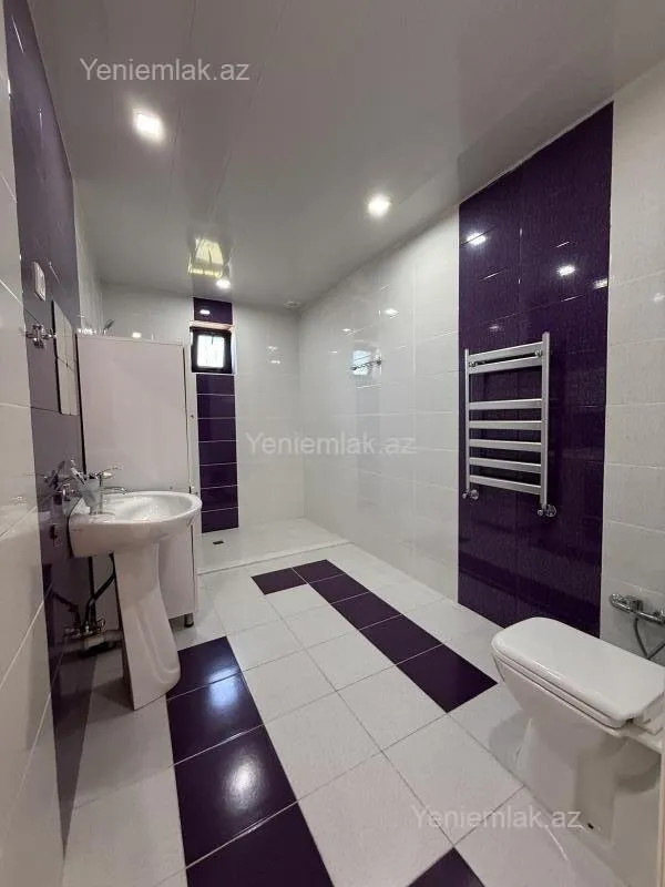 Satılır 5 otaqlı həyət evi 250 m²