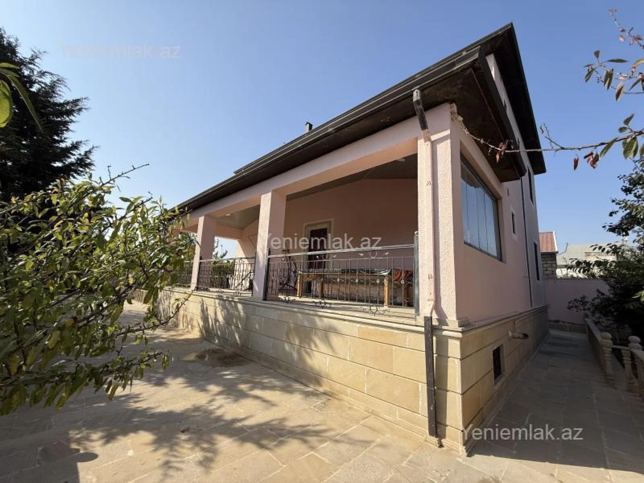 Satılır 5 otaqlı həyət evi 250 m²