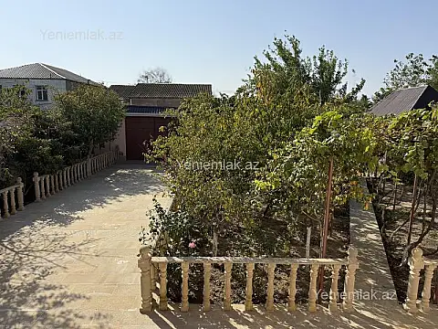 Satılır 5 otaqlı həyət evi 250 m²