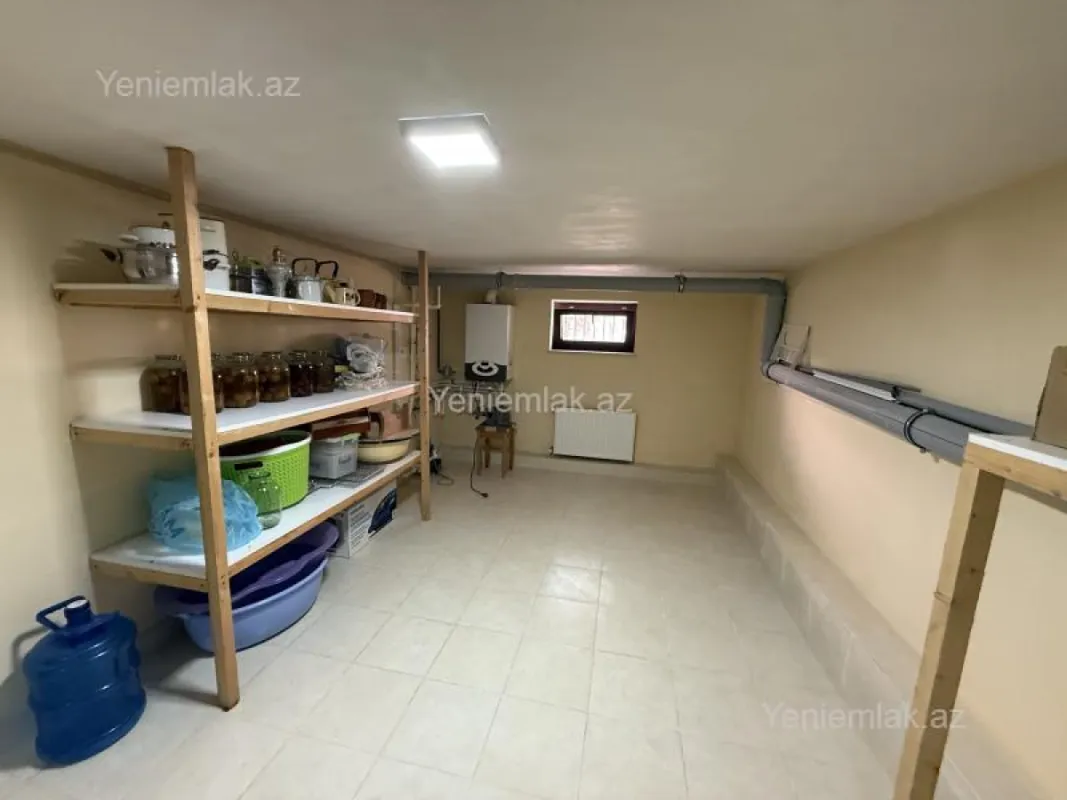 Satılır 5 otaqlı həyət evi 250 m²