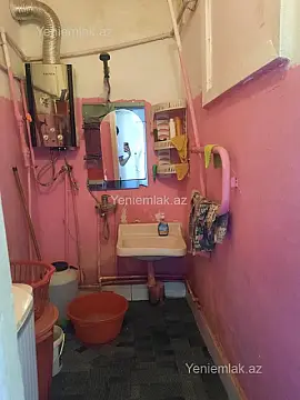 Satılır 2 otaqlı köhnə tikili 60 m²