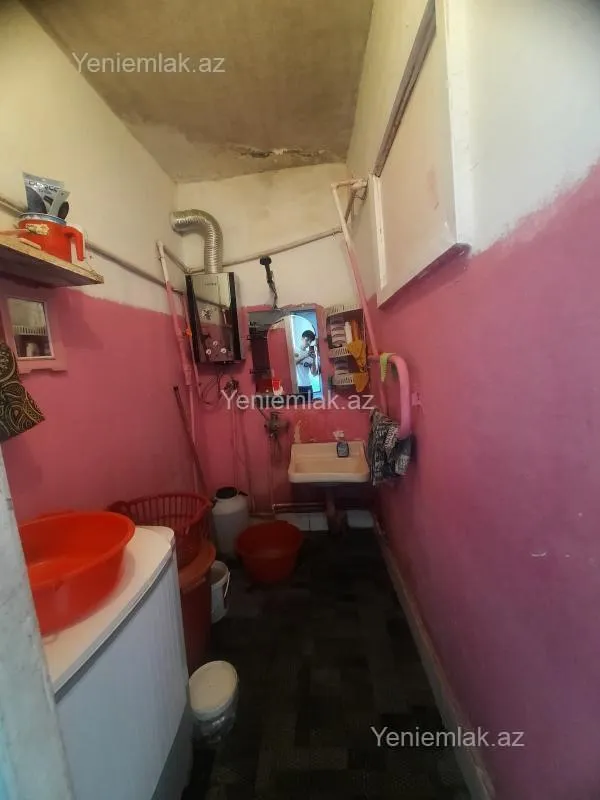 Satılır 2 otaqlı köhnə tikili 60 m²
