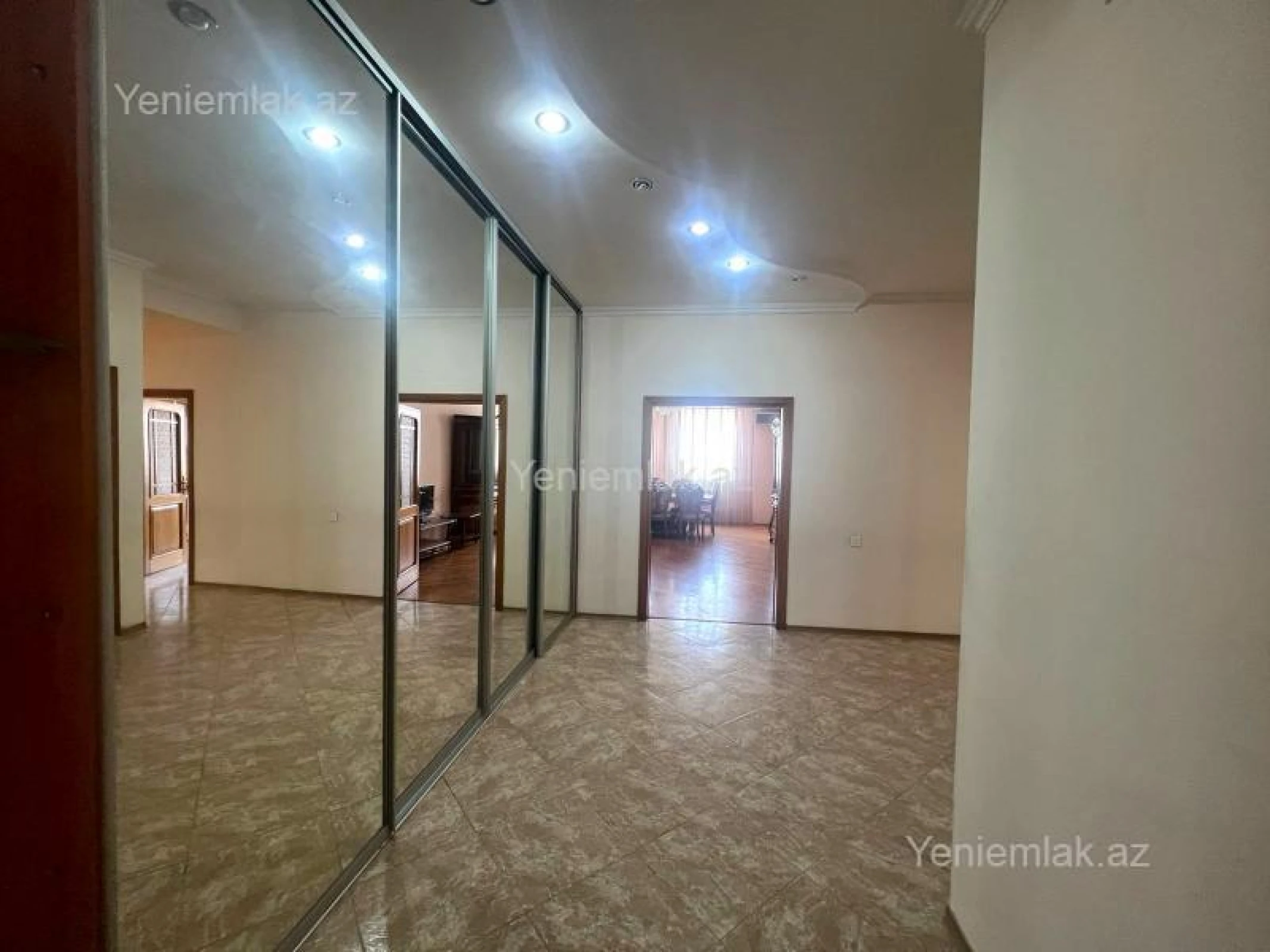 Satılır 4 otaqlı yeni tikili 160 m²