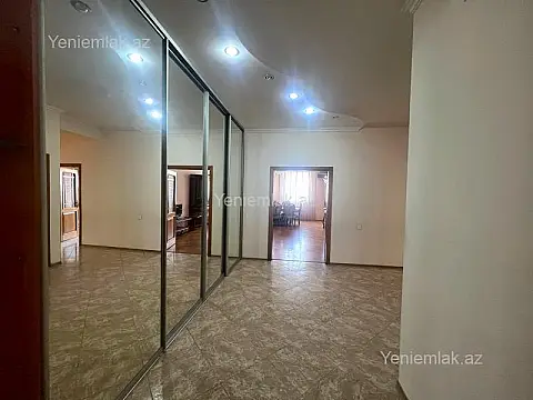 Satılır 4 otaqlı yeni tikili 160 m²