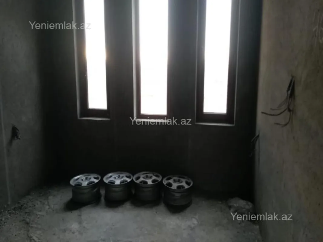 Satılır 5 otaqlı həyət evi 120 m²