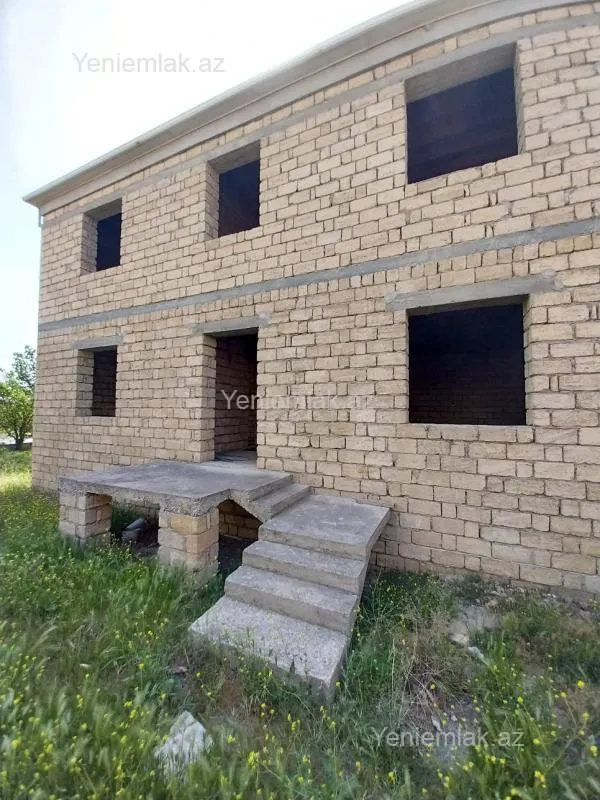 Satılır 6 otaqlı həyət evi 300 m²