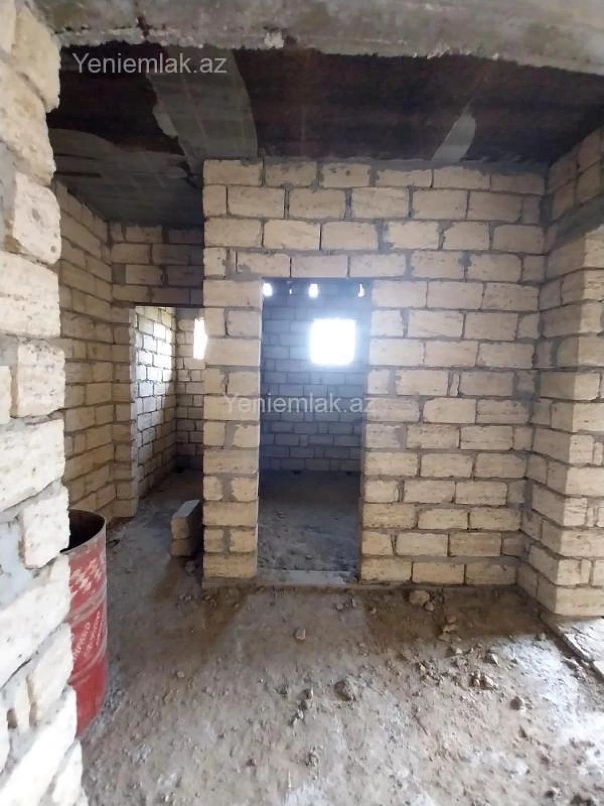 Satılır 6 otaqlı həyət evi 300 m²