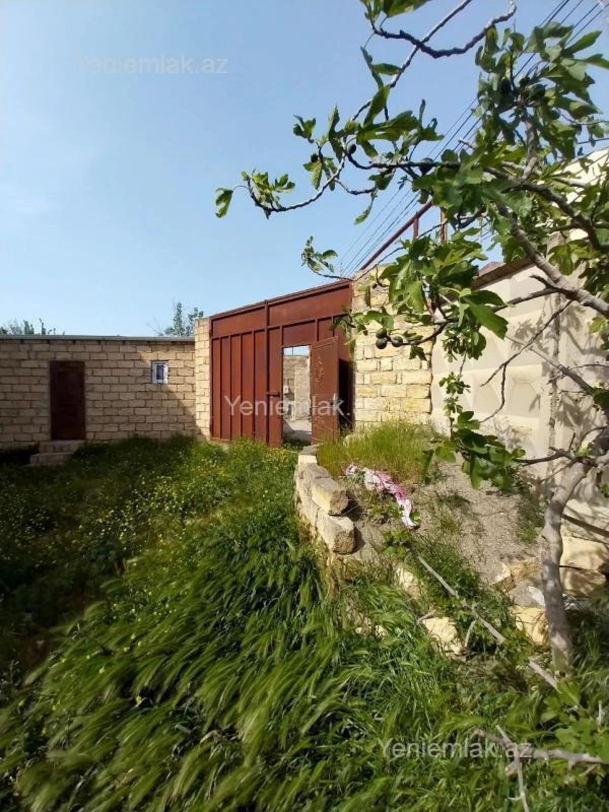Satılır 6 otaqlı həyət evi 300 m²
