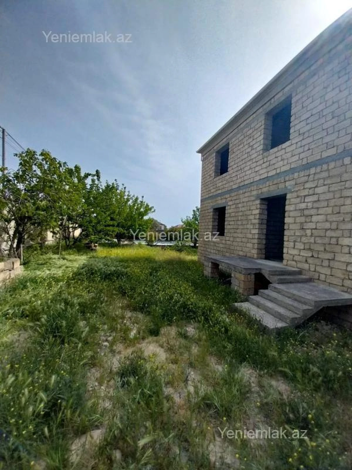 Satılır 6 otaqlı həyət evi 300 m²