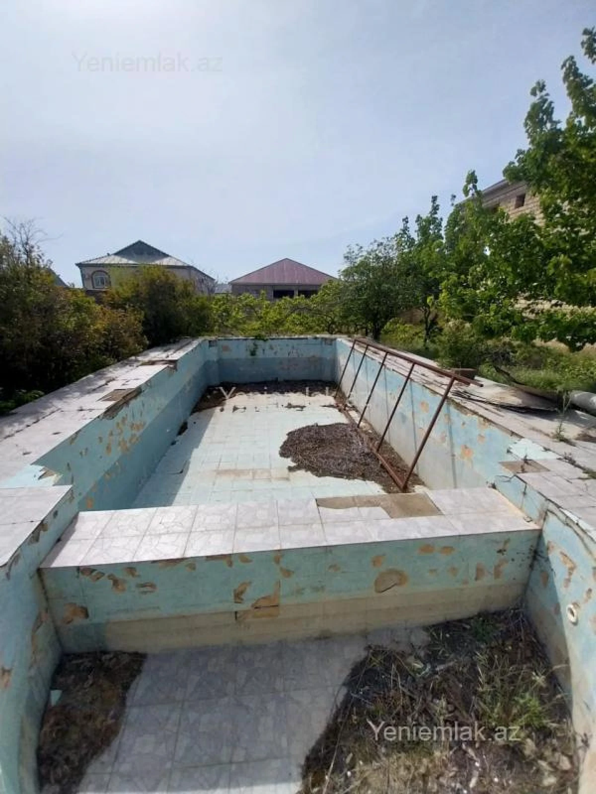 Satılır 6 otaqlı həyət evi 300 m²