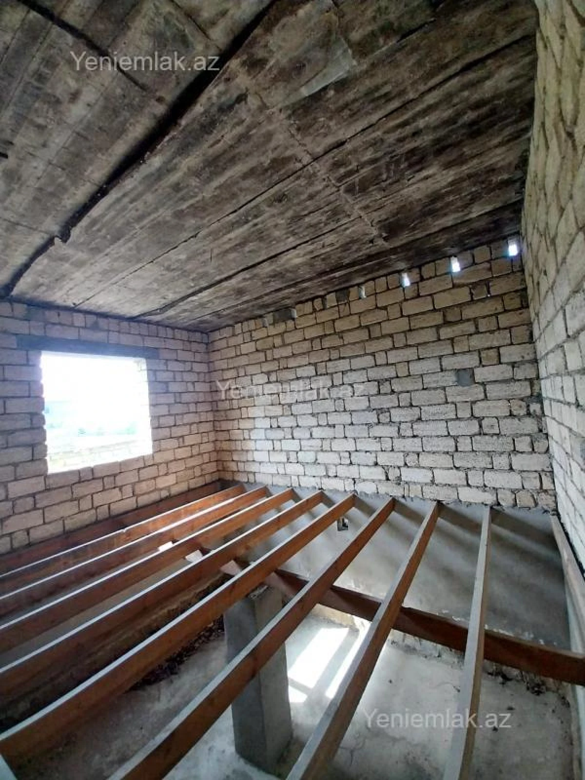 Satılır 6 otaqlı həyət evi 300 m²