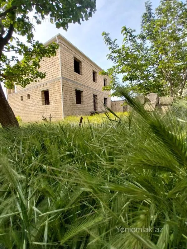 Satılır 6 otaqlı həyət evi 300 m²