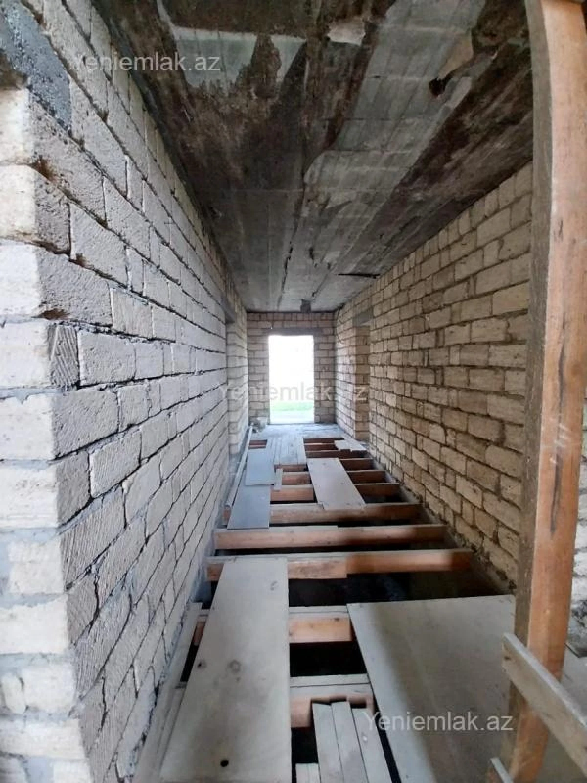Satılır 6 otaqlı həyət evi 300 m²