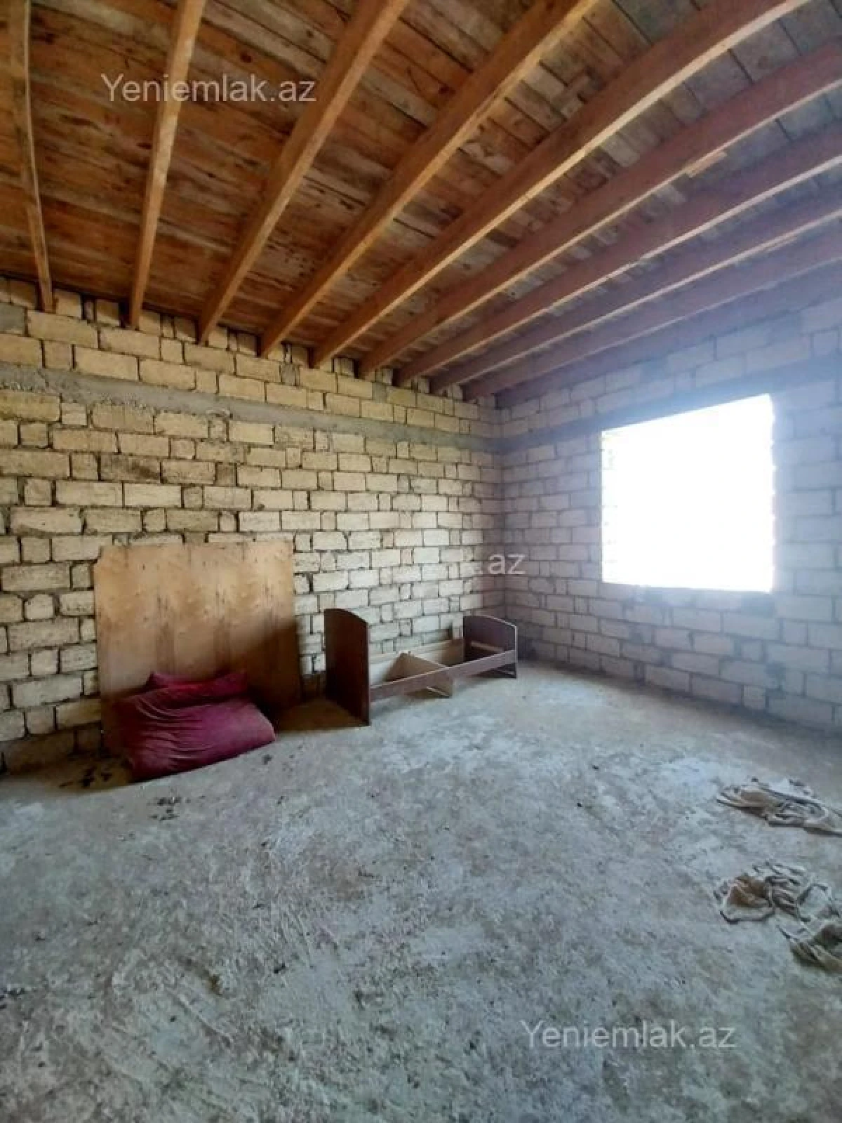 Satılır 6 otaqlı həyət evi 300 m²