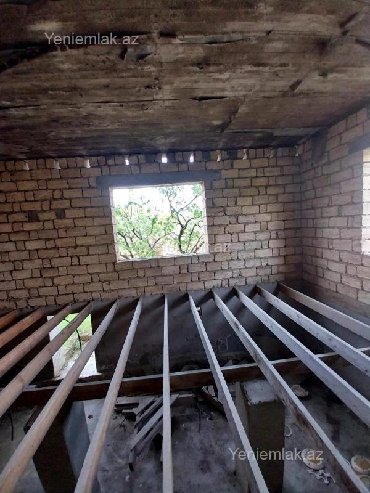 Satılır 6 otaqlı həyət evi 300 m²