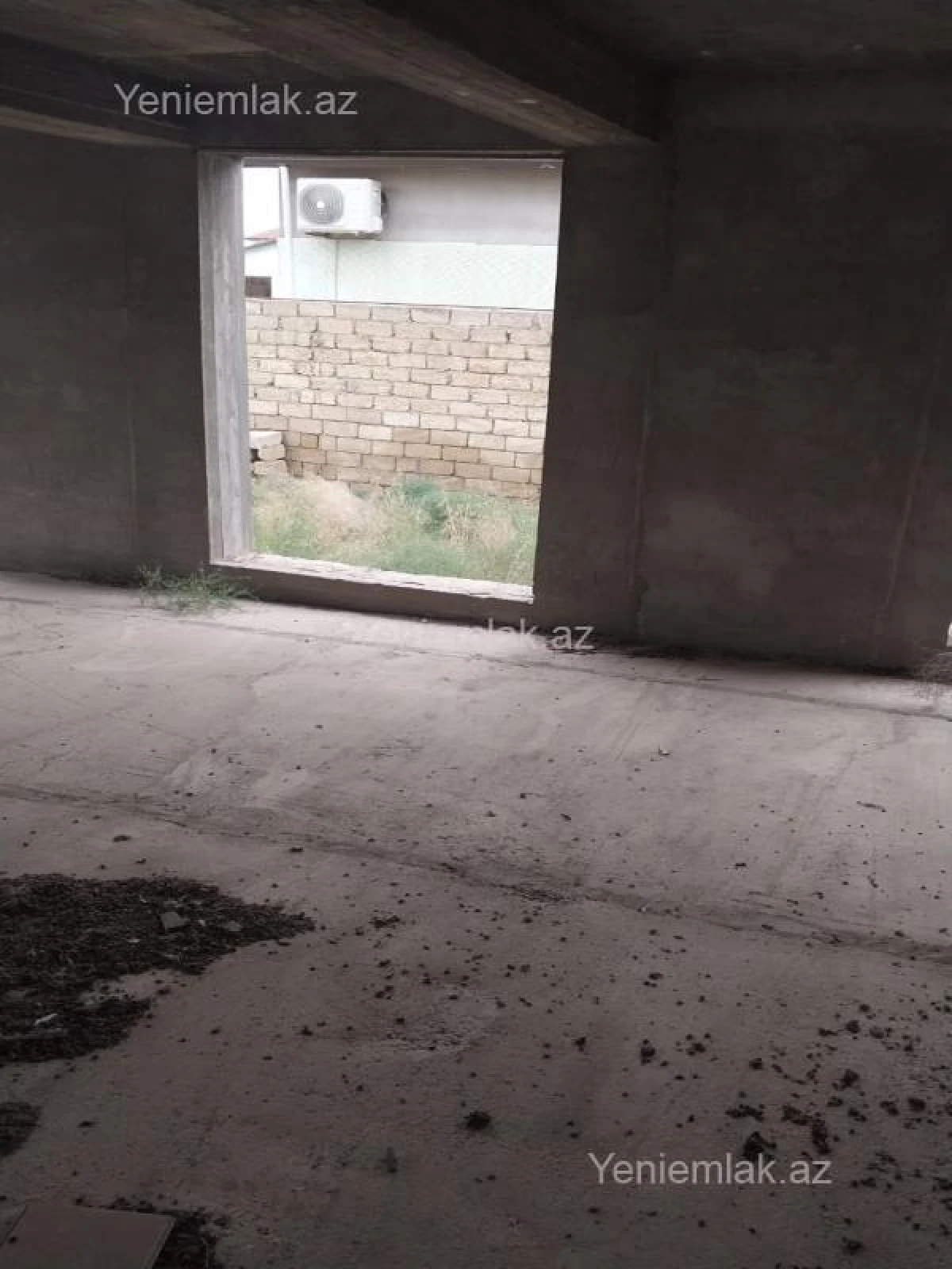 Satılır 8 otaqlı həyət evi 570 m²