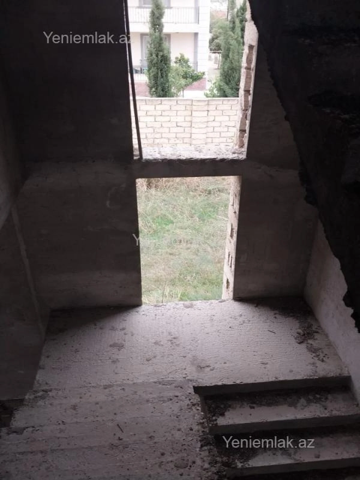 Satılır 8 otaqlı həyət evi 570 m²