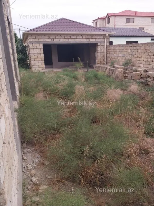 Satılır 8 otaqlı həyət evi 570 m²