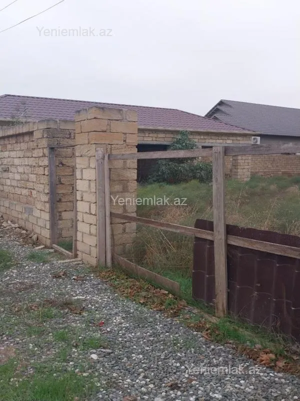 Satılır 8 otaqlı həyət evi 570 m²