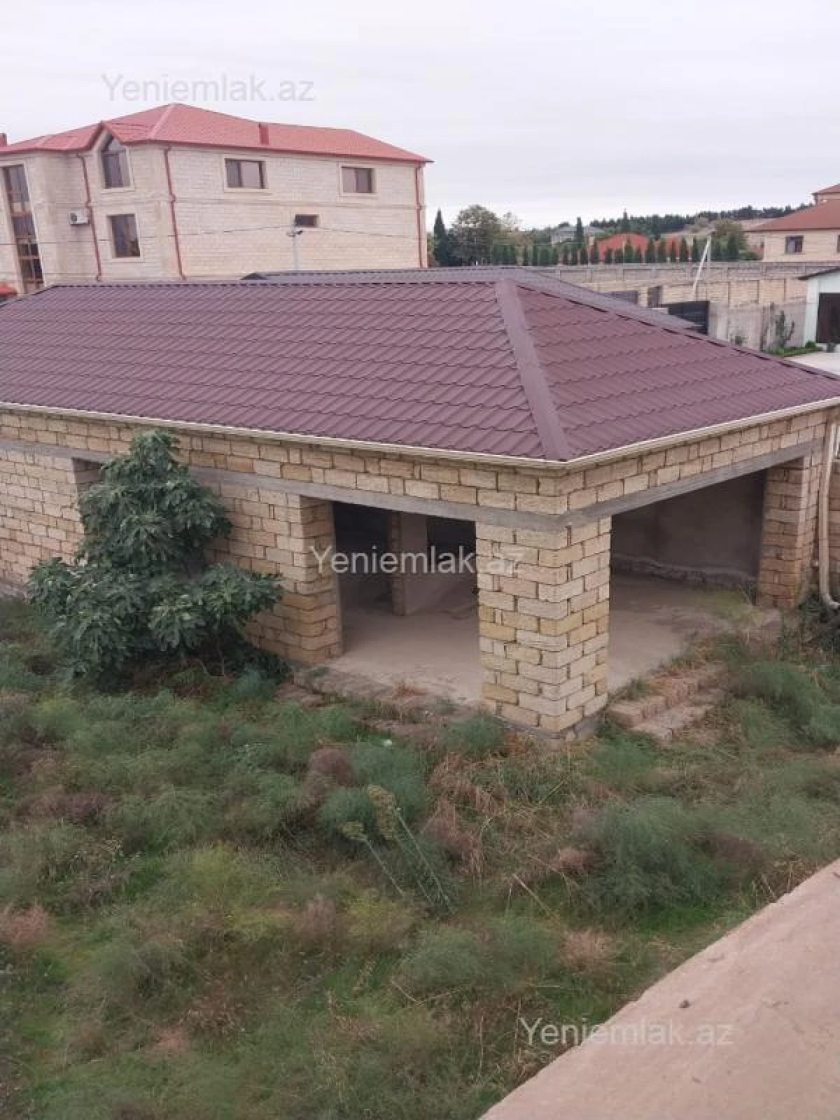 Satılır 8 otaqlı həyət evi 570 m²
