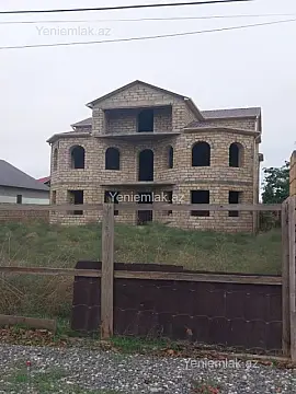 Satılır 8 otaqlı həyət evi 570 m²